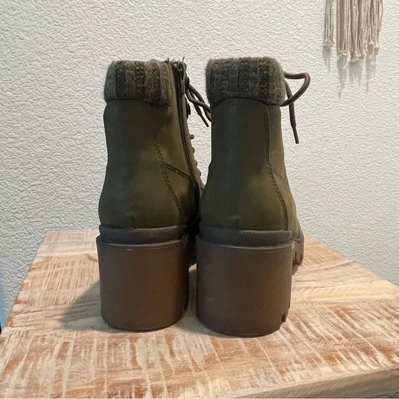 Universal Thread - Picture 5 of 7